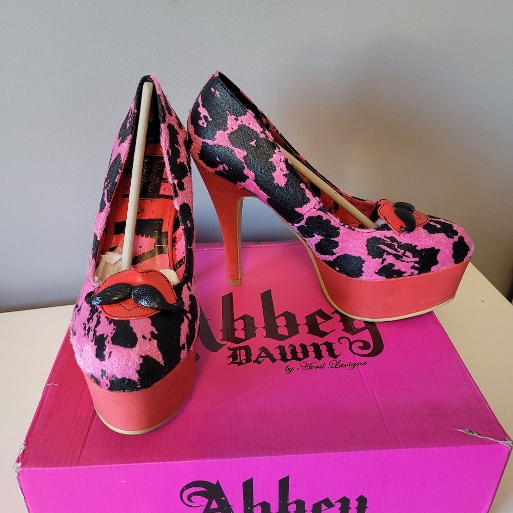 Abbey Dawn Feel The Love Platform Heels, BNIB with flaws, Size 7